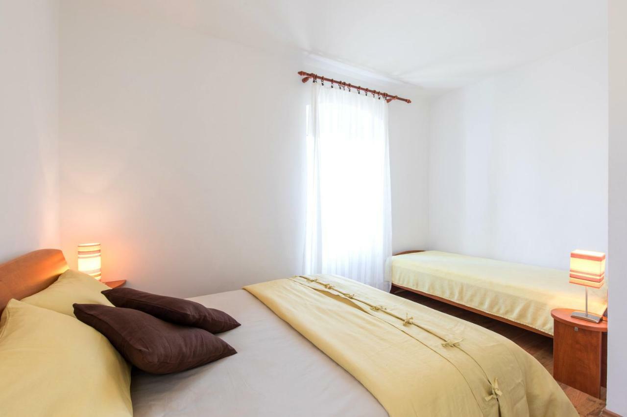 Apartments Ivona Malinska Luaran gambar